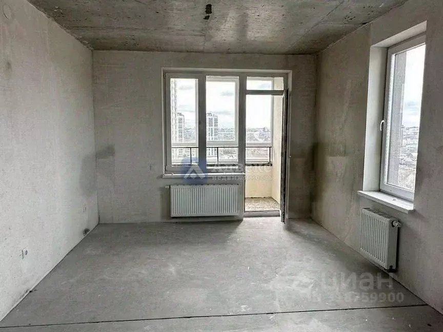 2-к кв. Тюменская область, Тюмень ул. Краснооктябрьская, 8 (60.7 м) - Фото 0