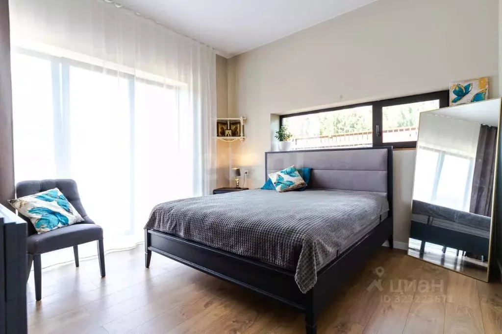 Дом в Ленинградская область, Всеволожский район, Бугровское городское ... - Фото 1