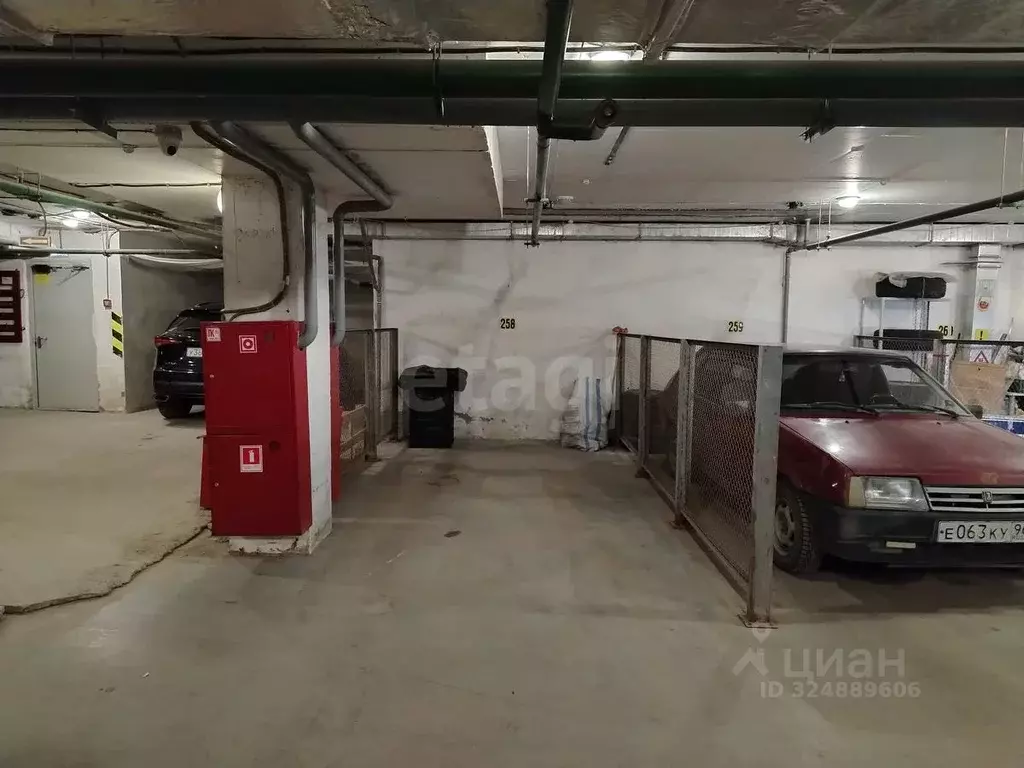 Гараж в Свердловская область, Екатеринбург ул. Павла Шаманова, 8 (14 ... - Фото 1