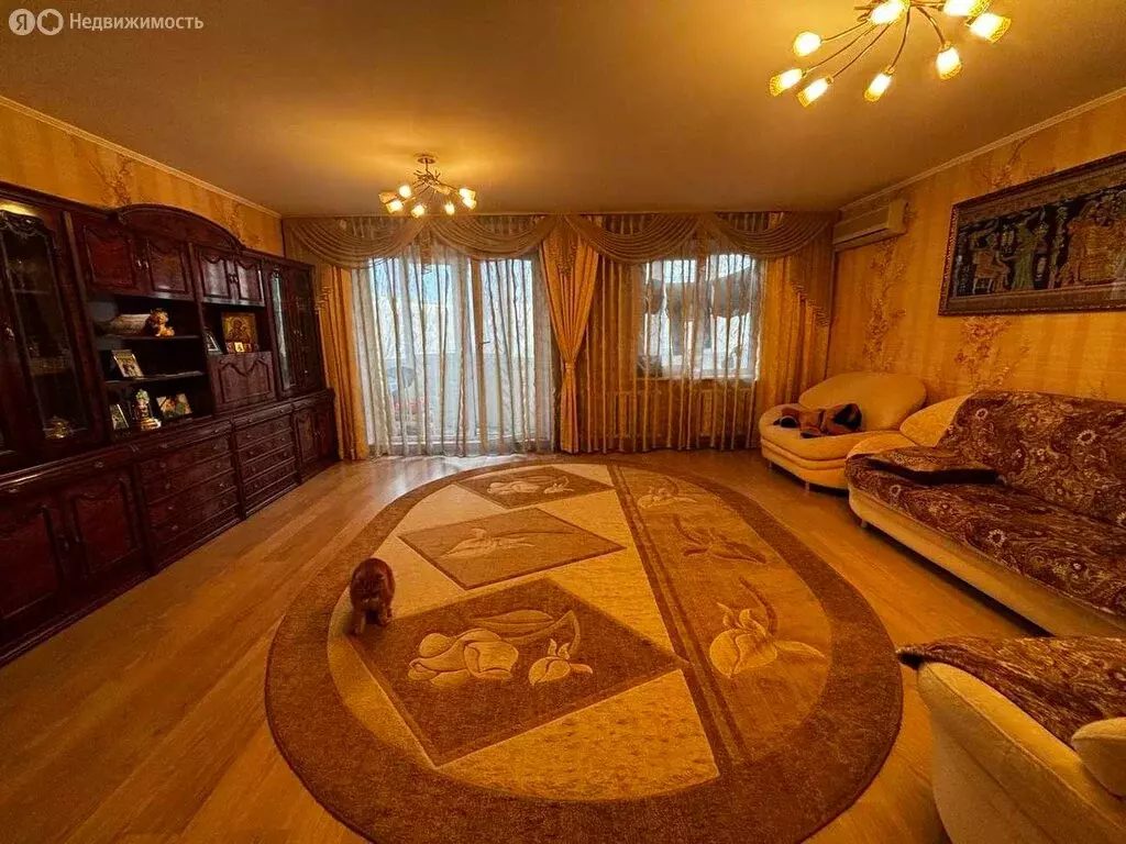 4-комнатная квартира: Волгоград, Нарвская улица, 8 (137.8 м) - Фото 1