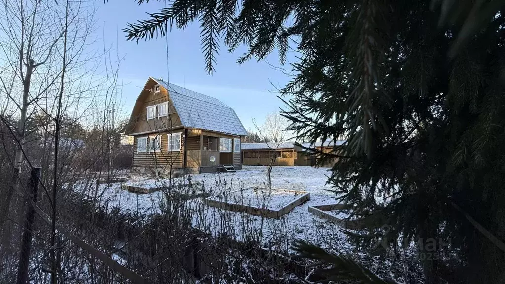 Дом в Ленинградская область, Выборгский район, Рощинское городское ... - Фото 1