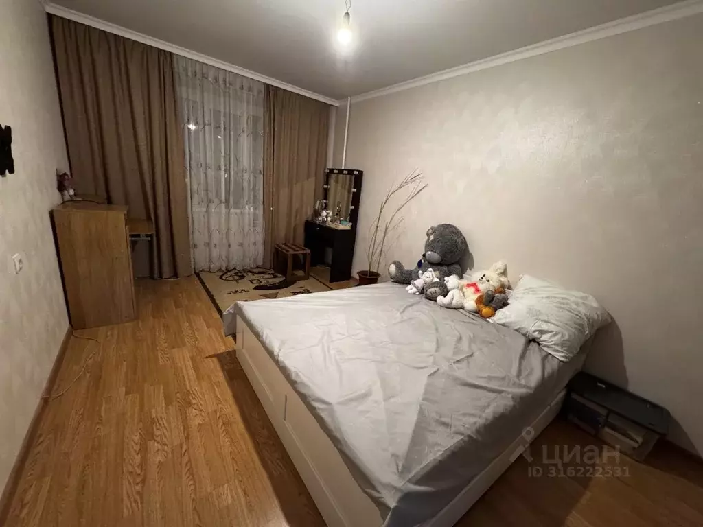 2-к кв. Белгородская область, Белгород бул. Строителей, 47 (61.0 м) - Фото 0