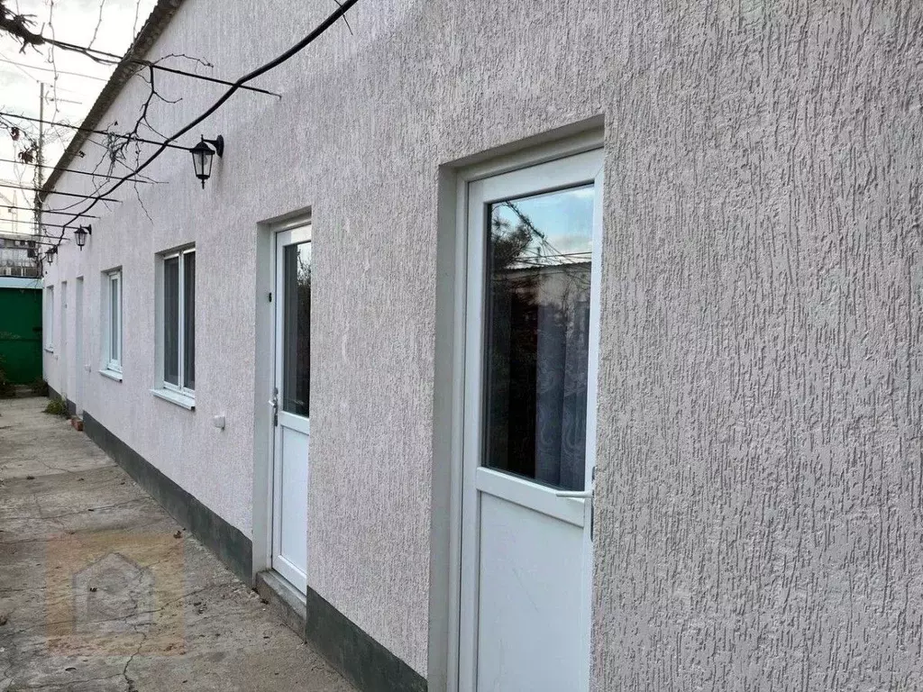 6-к кв. Крым, Сакский район, Лесновское с/пос, с. Прибрежное ул. ... - Фото 2