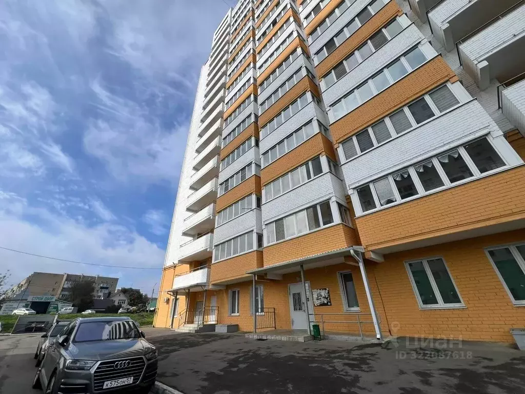 2-к кв. Орловская область, Орел Ливенская ул., 33 (72.7 м) - Фото 0
