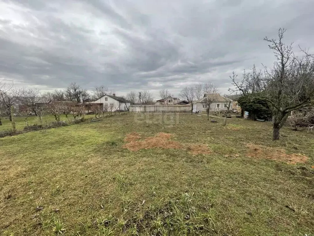 Участок в Крым, Симферопольский район, Родниковское с/пос, с. ... - Фото 1