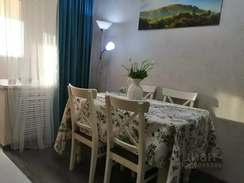 3-к кв. Ставропольский край, Кисловодск ул. Куйбышева, 79 (85.0 м) - Фото 0