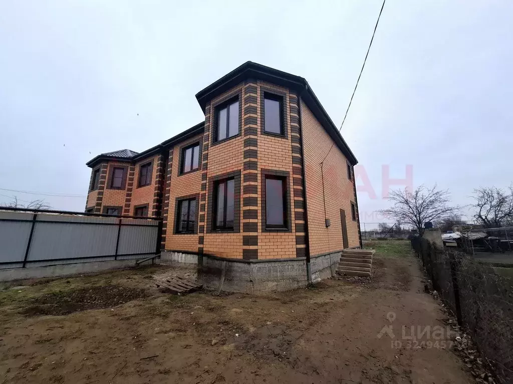 Дом в Ростовская область, Волгодонск Совхозный пер., 3 (155 м) - Фото 1