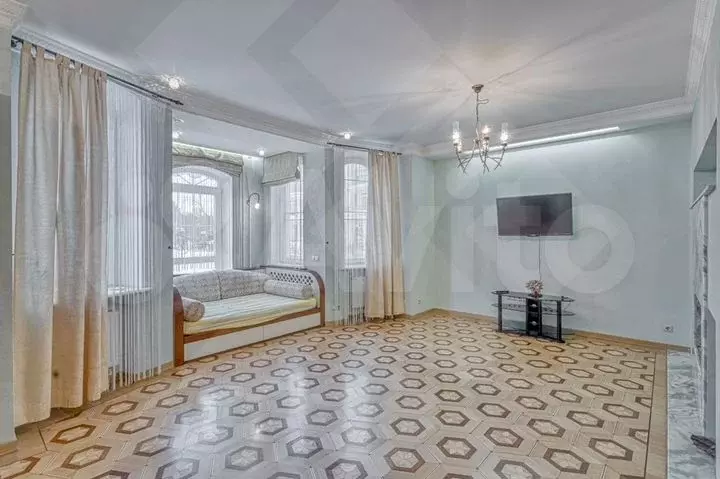 3-к. квартира, 160м, 1/5эт. - Фото 0