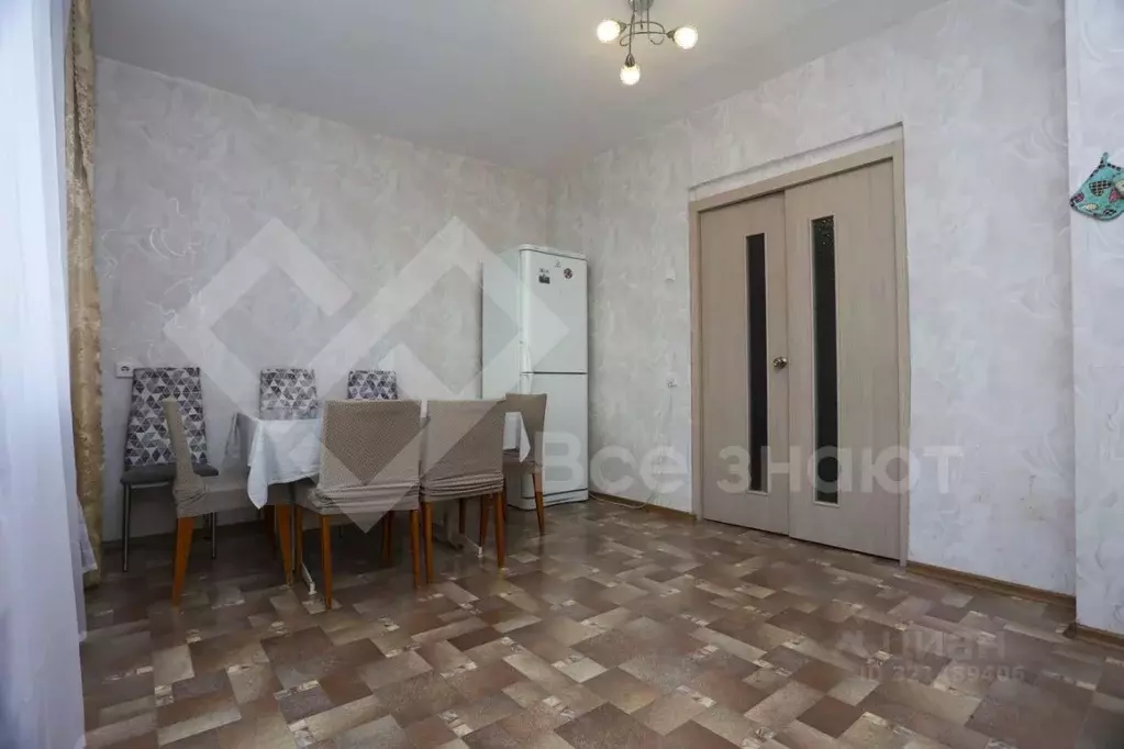 3-к кв. Челябинская область, Челябинск ул. Молодогвардейцев, 41 (109.2 ... - Фото 1