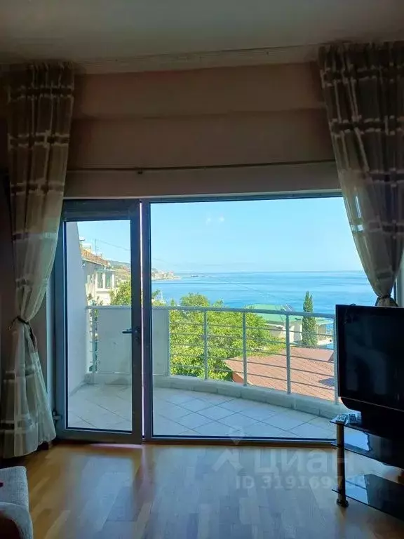 1-к кв. Крым, Ялта ул. Свердлова, 13/2 (62.0 м) - Фото 1