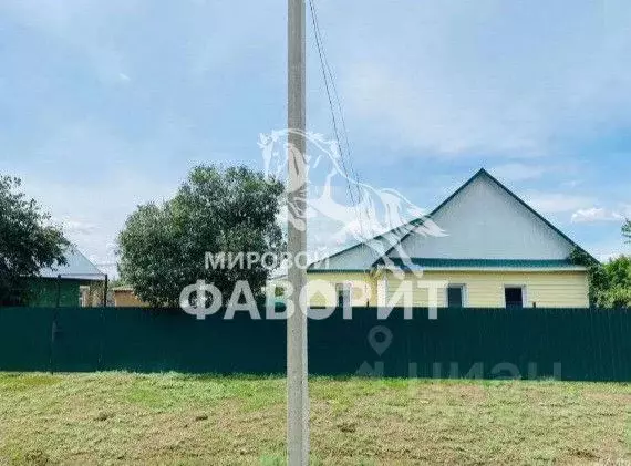 Дом в Оренбургская область, Беляевский район, с. Крючковка Светлый ... - Фото 2