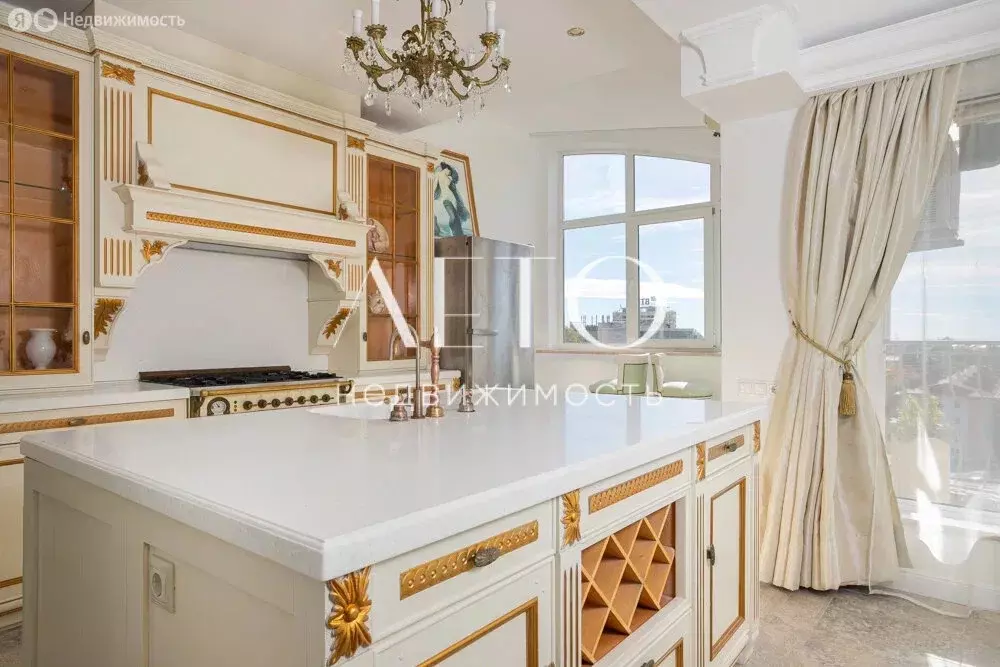 3-комнатная квартира: Сочи, микрорайон Центральный, улица Роз, 32А ... - Фото 1