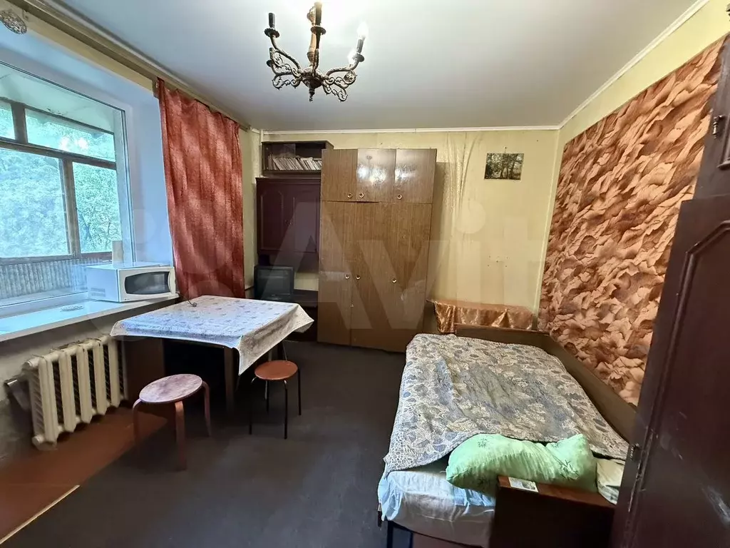 Комната 16 м в 3-к., 4/4 эт. - Фото 0