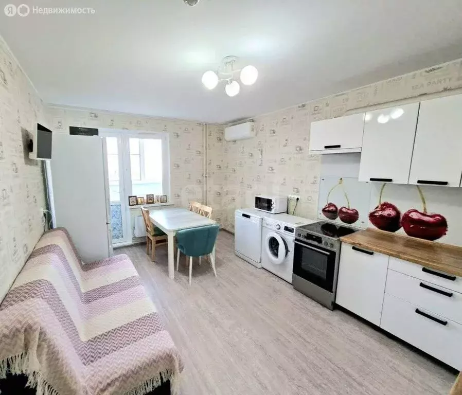 3-комнатная квартира: Анапа, улица Ленина, 231 (80.3 м) - Фото 1