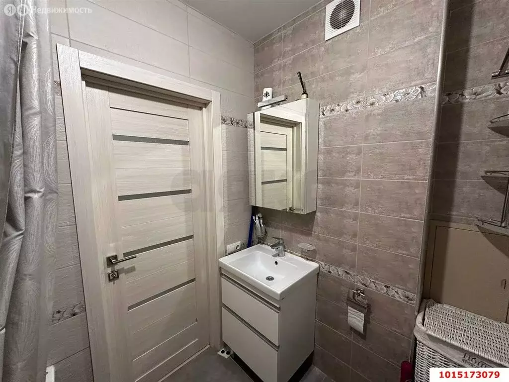 1-комнатная квартира: Краснодар, улица Автолюбителей, 1/3к2 (45.1 м) - Фото 1