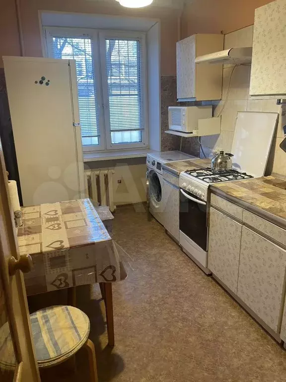 2-к. квартира, 37 м, 1/9 эт. - Фото 0
