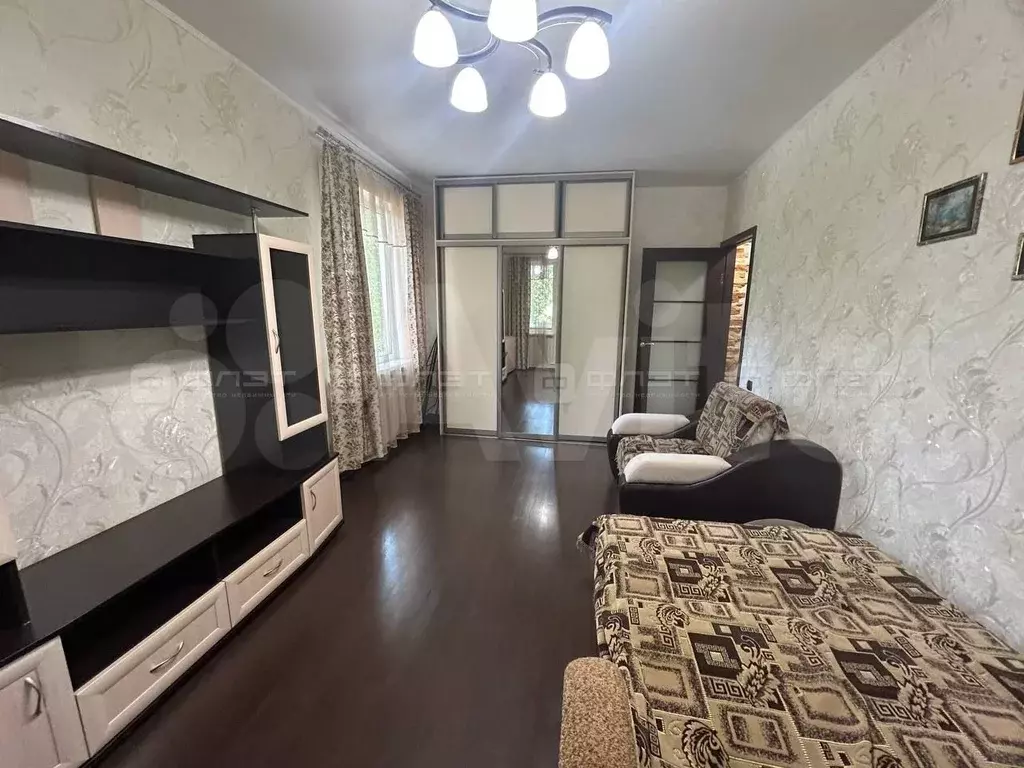 1-к. квартира, 40 м, 2/5 эт. - Фото 1