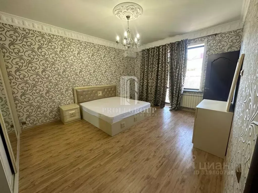 3-к кв. Дагестан, Махачкала ул. Ирчи Казака (100.0 м) - Фото 0