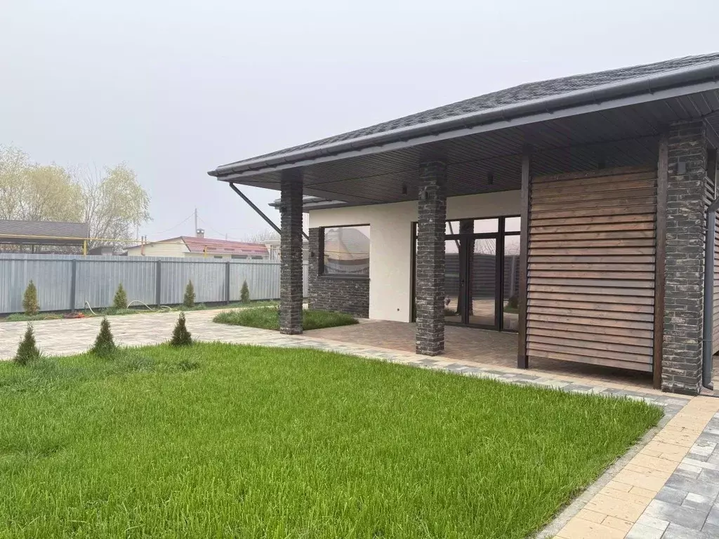 Дом в Волгоградская область, Среднеахтубинский район, Фрунзенское ... - Фото 1