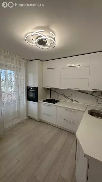 2-комнатная квартира: Октябрьский, улица Гоголя, 9 (58.8 м) - Фото 0