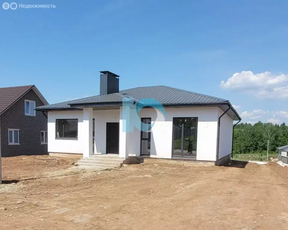 Дом в Октябрьский, микрорайон Радужный, Янтарная улица (100 м) - Фото 2