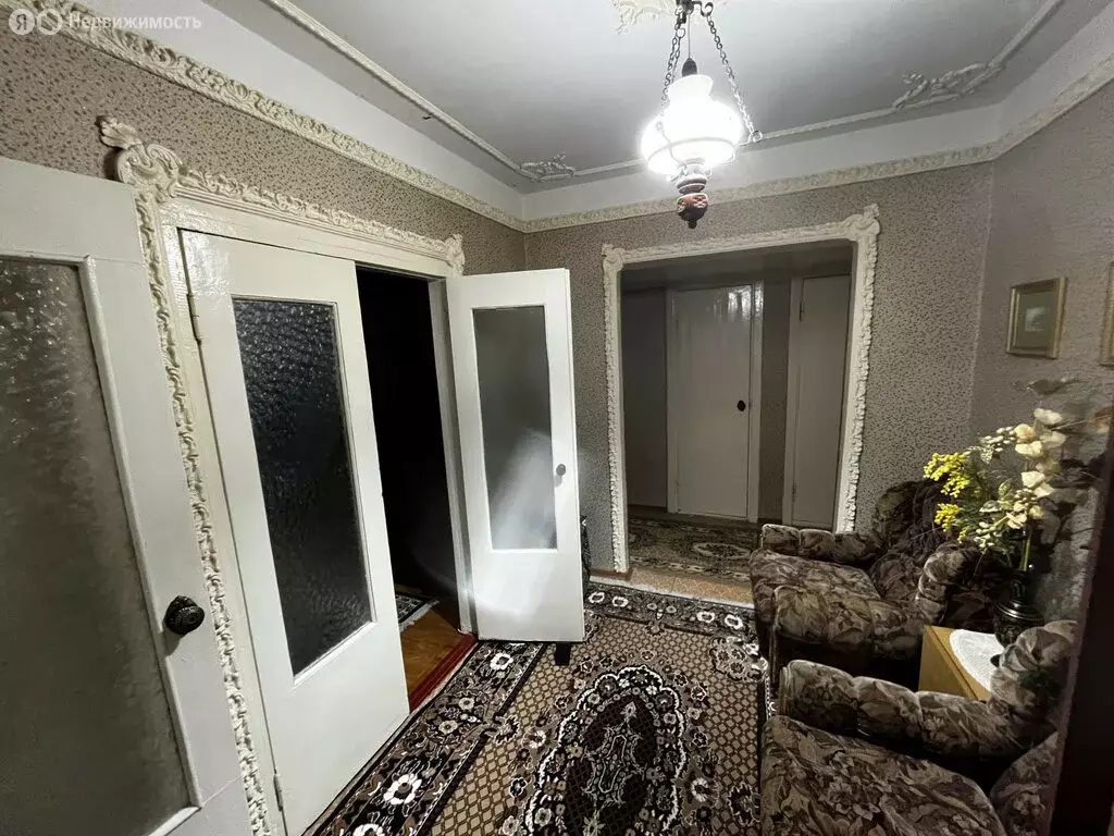 3-комнатная квартира: Нальчик, улица Шогенова, 16 (67 м) - Фото 0