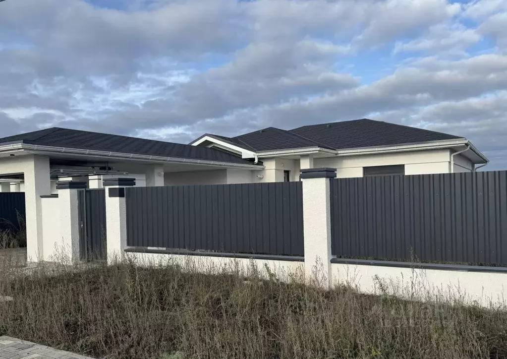 Дом в Белгородская область, Белгородский район, Дубовское с/пос, с. ... - Фото 1