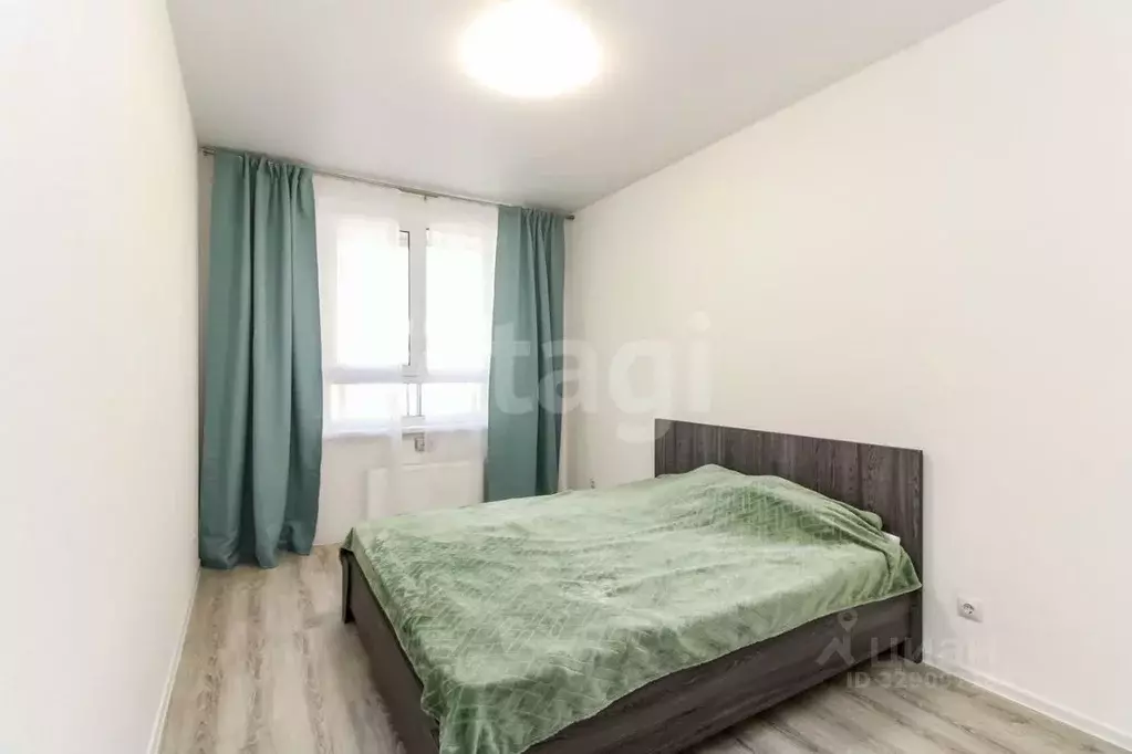1-к кв. Тюменская область, Тюмень ул. Сергея Свиридова, 5 (36.1 м) - Фото 2