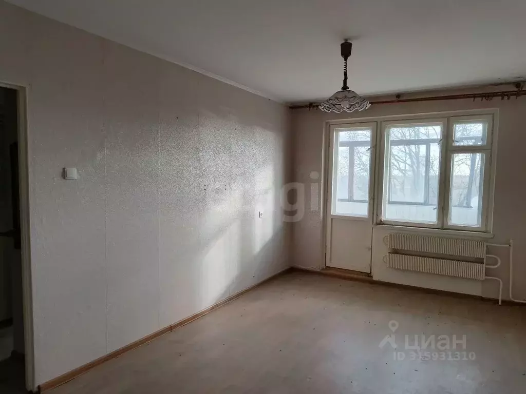 1-к кв. Псковская область, Остров ул. Меркурьева, 16 (32.4 м) - Фото 0
