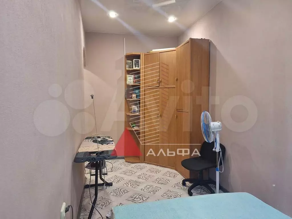 Доля в 2-к. квартире, 50 м, 1/2 эт. - Фото 0