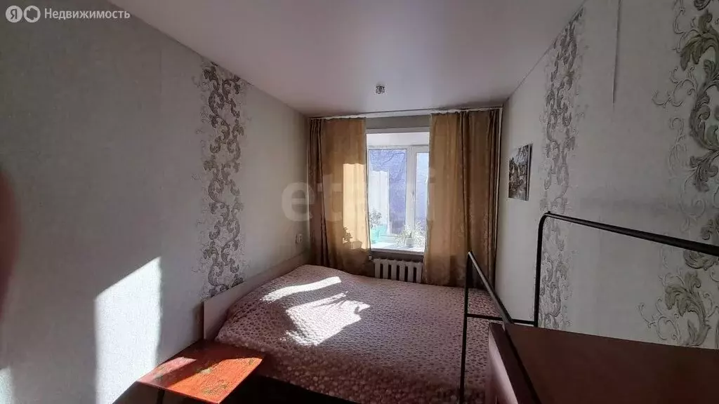 3-комнатная квартира: Горно-Алтайск, улица Григория Чорос-Гуркина, 45 ... - Фото 1