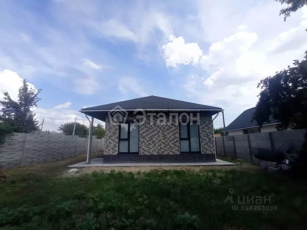 Дом в Волгоградская область, Волгоград Родниковая ул., 54к (96 м) - Фото 1