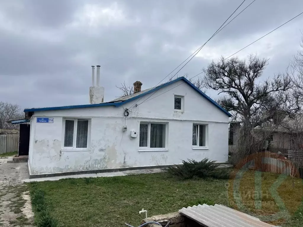 Дом в Крым, Сакский район, Веселовское с/пос, с. Наташино ул. ... - Фото 1