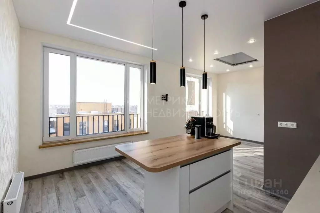 3-к кв. Тюменская область, Тюмень ДОК мкр, ул. Воронинская, 45 (116.0 ... - Фото 0