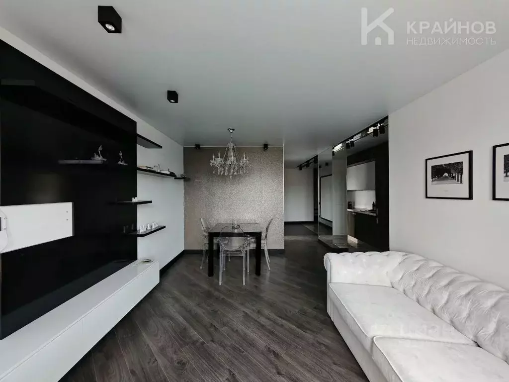 2-к кв. Воронежская область, Воронеж ул. Переверткина, 1/6 (69.2 м) - Фото 0