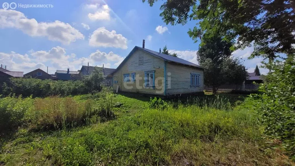 Дом в Архангельская область, рабочий посёлок Вычегодский, улица ... - Фото 0