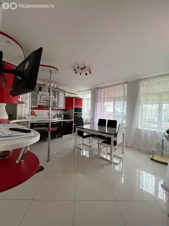 2-комнатная квартира: Евпатория, проспект Ленина, 51/50 (74 м) - Фото 2