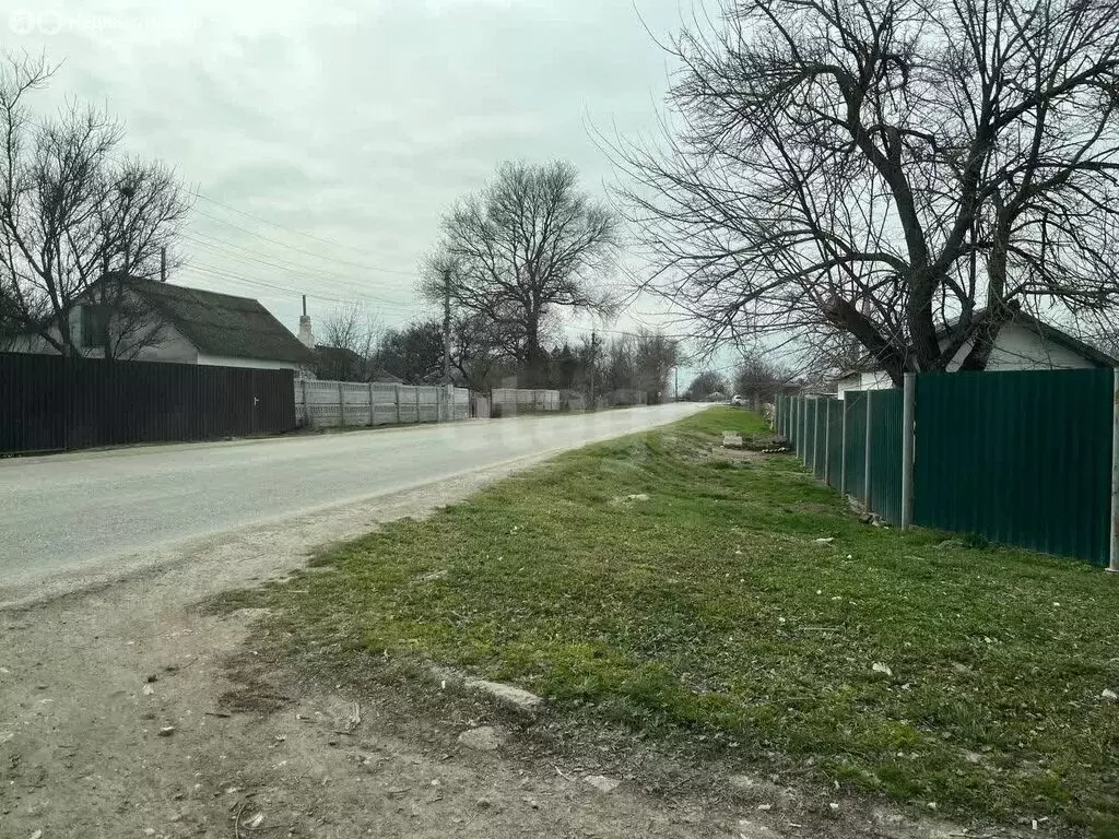 Участок в Новониколаевка, Октябрьская улица (20 м) - Фото 2