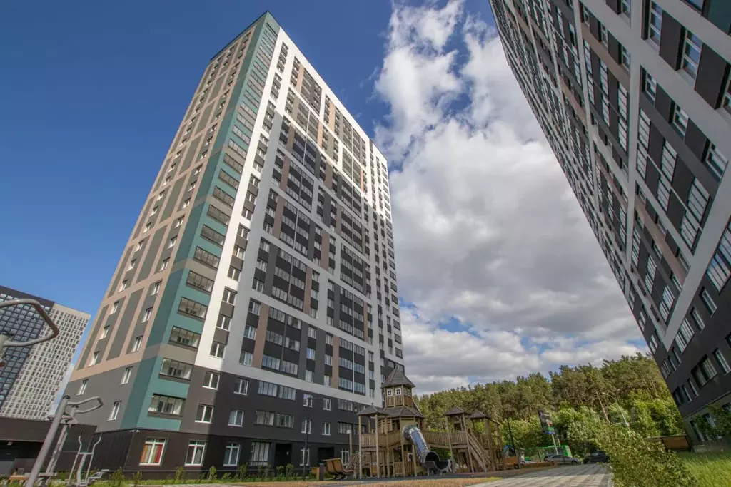 1-к кв. Свердловская область, Екатеринбург ул. Отрадная, 1 (50.6 м) - Фото 0
