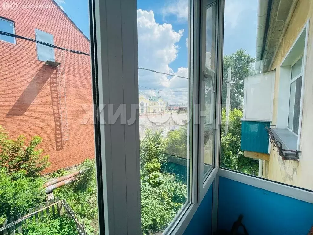 3-комнатная квартира: Карасук, улица Ленина, 18А (59.4 м) - Фото 0
