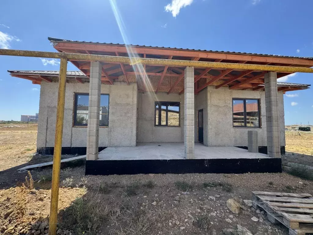 Дом в Крым, Евпатория ул. Бекира Османова, 2 (100 м) - Фото 2