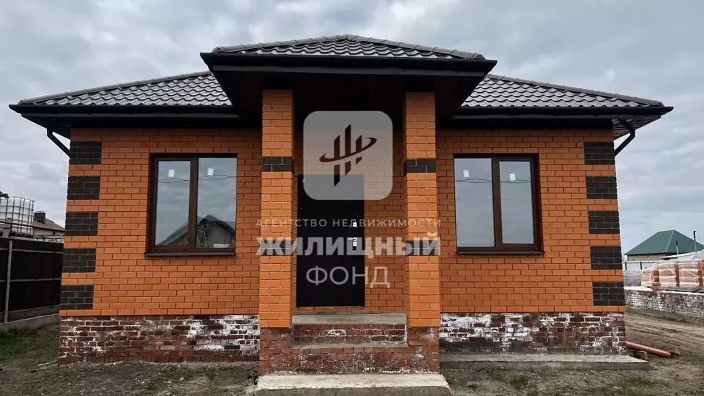 Дом в Саратовская область, Энгельсский район, Новопушкинское ... - Фото 1