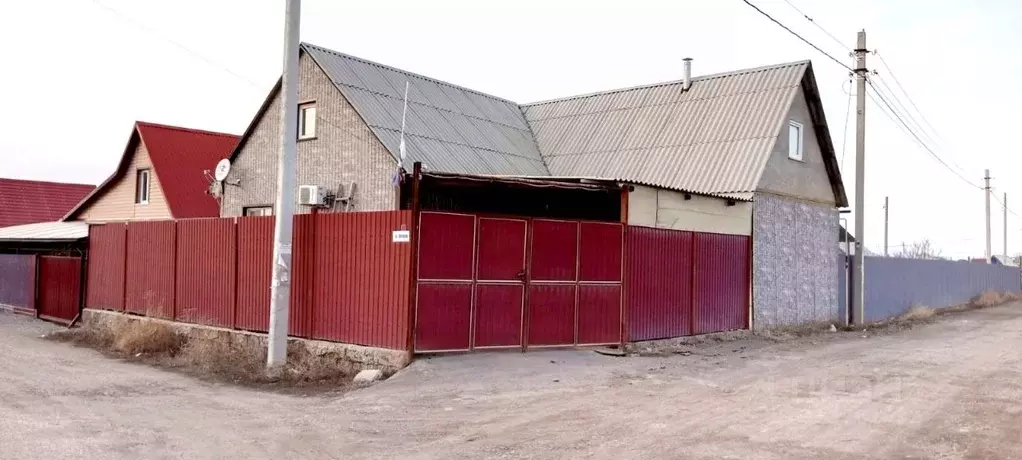 Дом в Волгоградская область, Волжский Синтетика СНТ, ул. Ореховая (84 ... - Фото 0