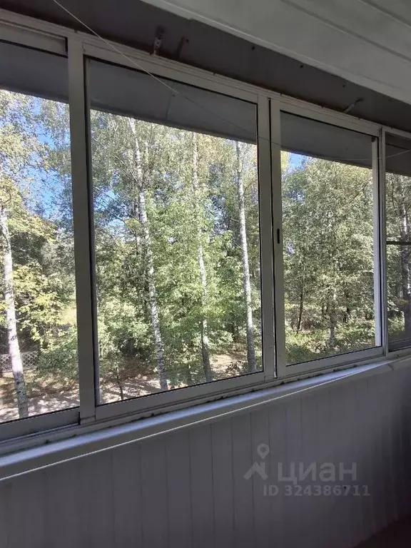 3-к кв. Смоленская область, Ярцево ул. 30 лет Победы, 13 (53.6 м) - Фото 1