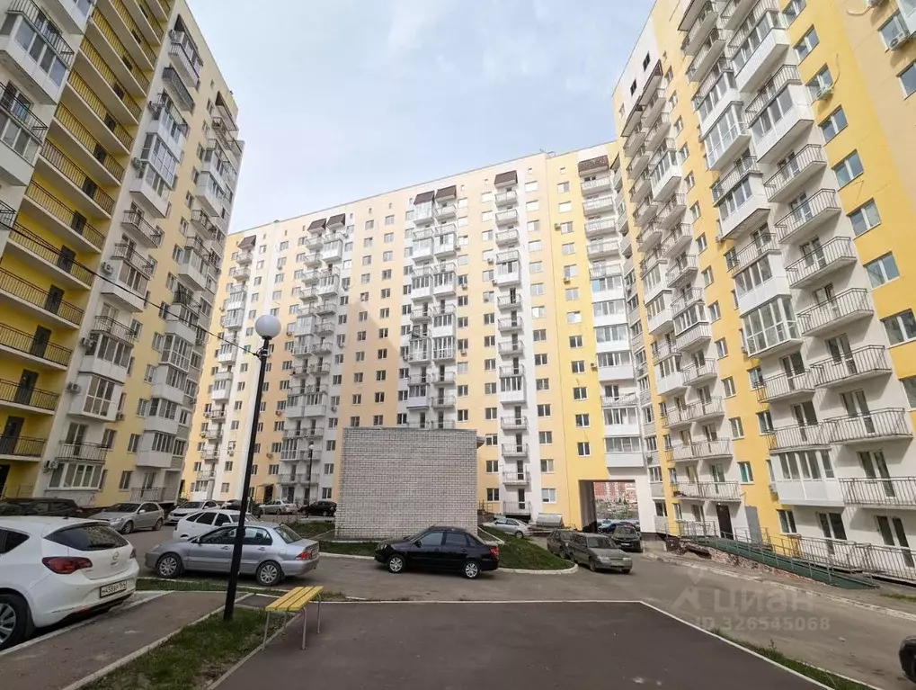 3-к кв. Саратовская область, Саратов ул. Имени Ф.А. Блинова, 52Б (85.8 ... - Фото 1