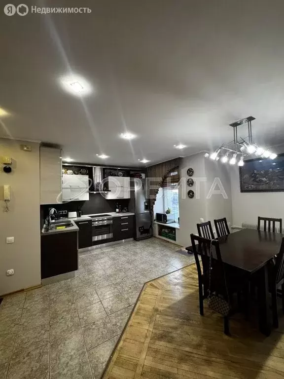 2-комнатная квартира: Тюмень, улица Федюнинского, 7А (84.9 м) - Фото 2