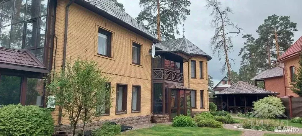 Коттедж в Алтайский край, Барнаул Спартаковский проезд, 41 (205 м) - Фото 1