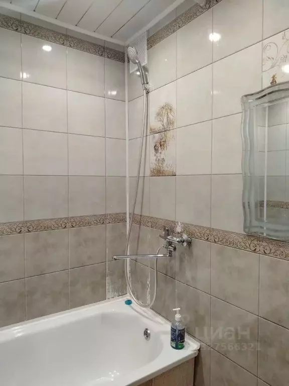 3-к кв. Красноярский край, Красноярск ул. Молокова, 64 (72.0 м) - Фото 1