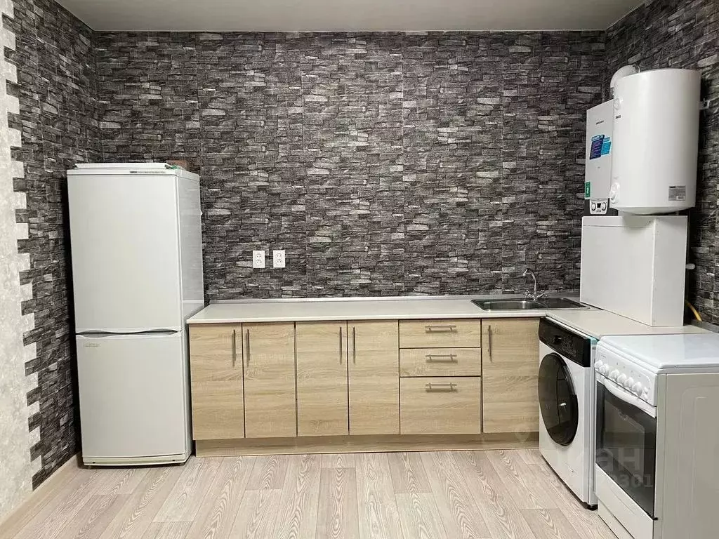 Дом в Калмыкия, Элиста ул. Имени А.Э. Тачиева, 19 (90 м) - Фото 1