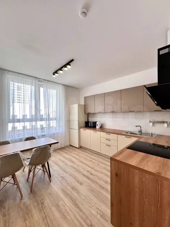 3-к. квартира, 70 м, 4/9 эт. - Фото 0